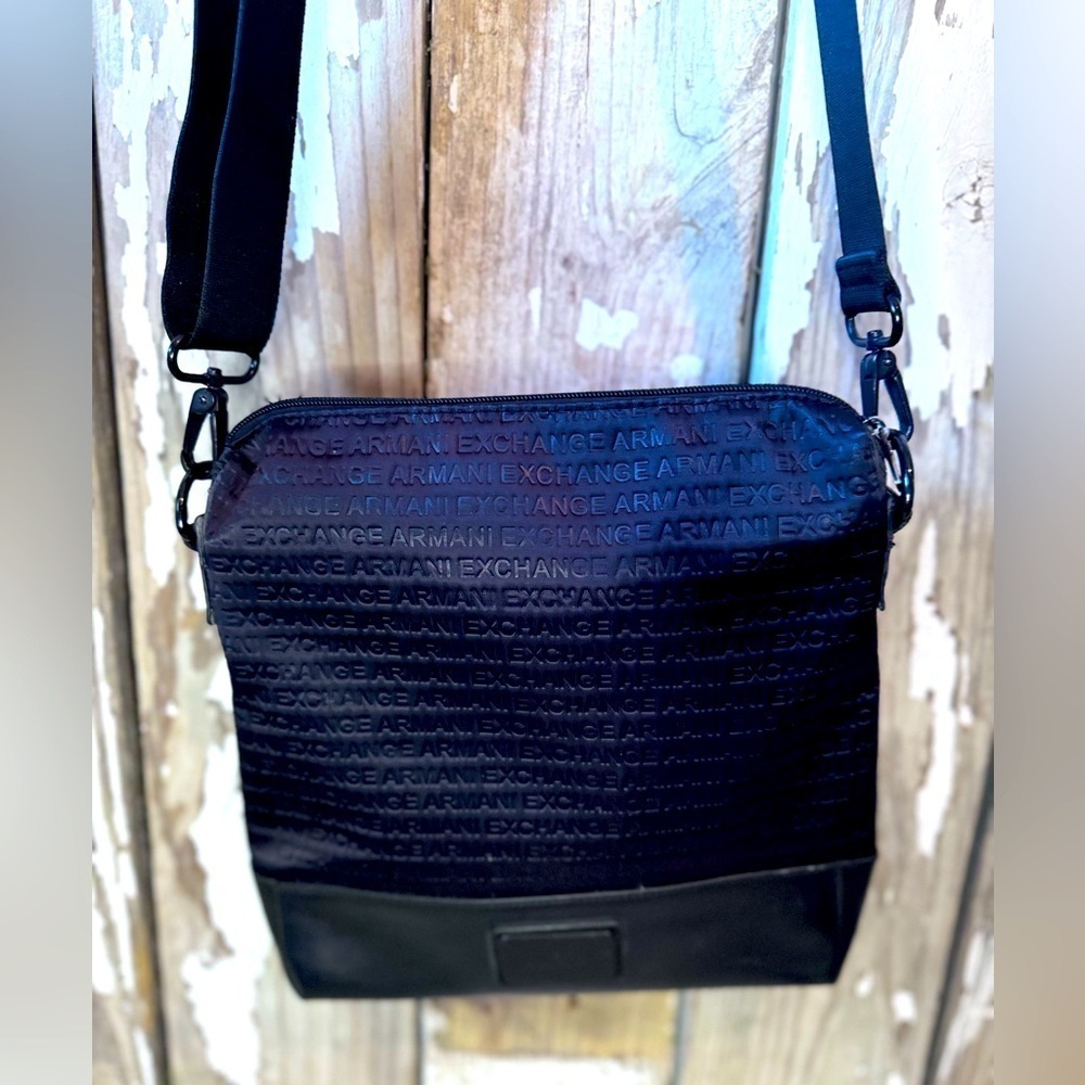 Armani Exchange GRAFFITI LOGO CROSSBODY BAG
